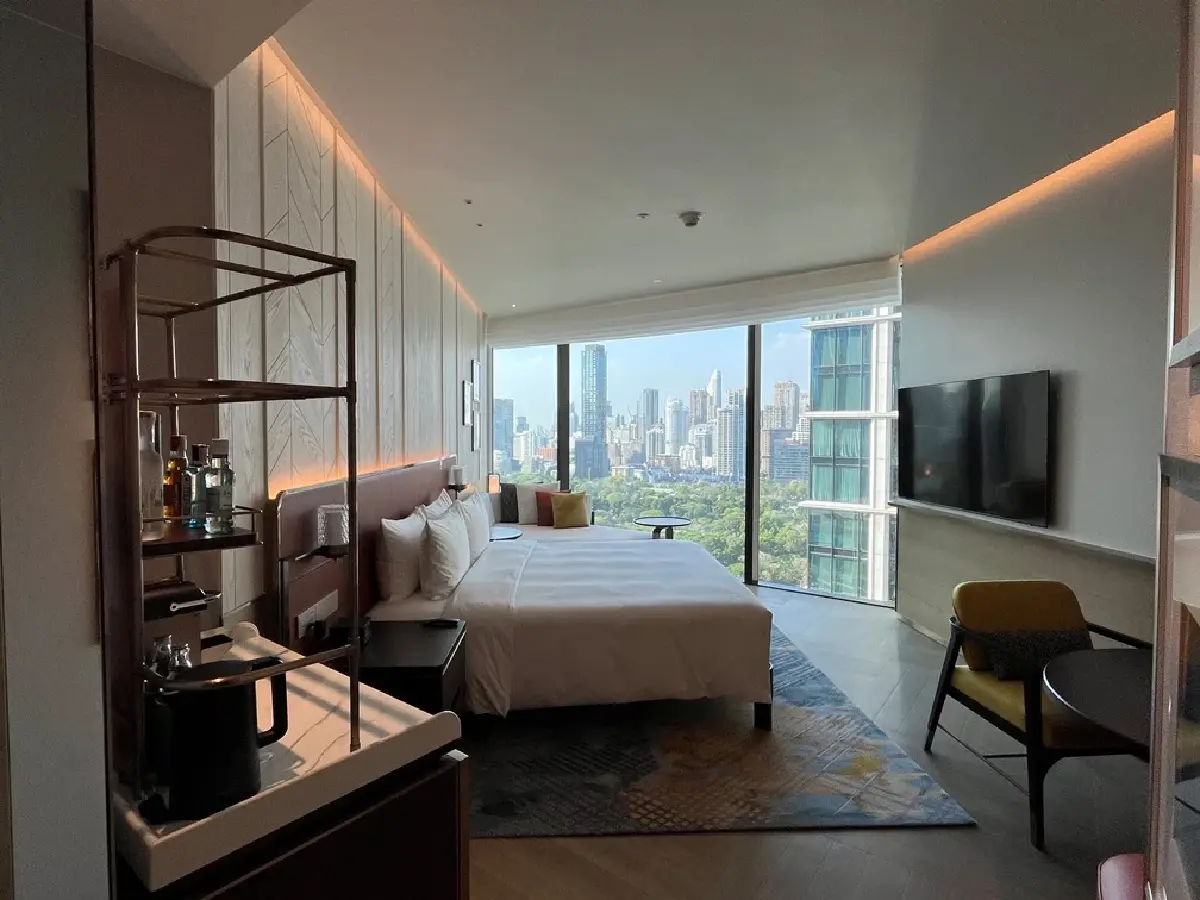 Andaz One Bangkok : ดีไซน์ ศิลปะ เสน่ห์ 'ถนนวิทยุ' ในรูปแบบโรงแรม