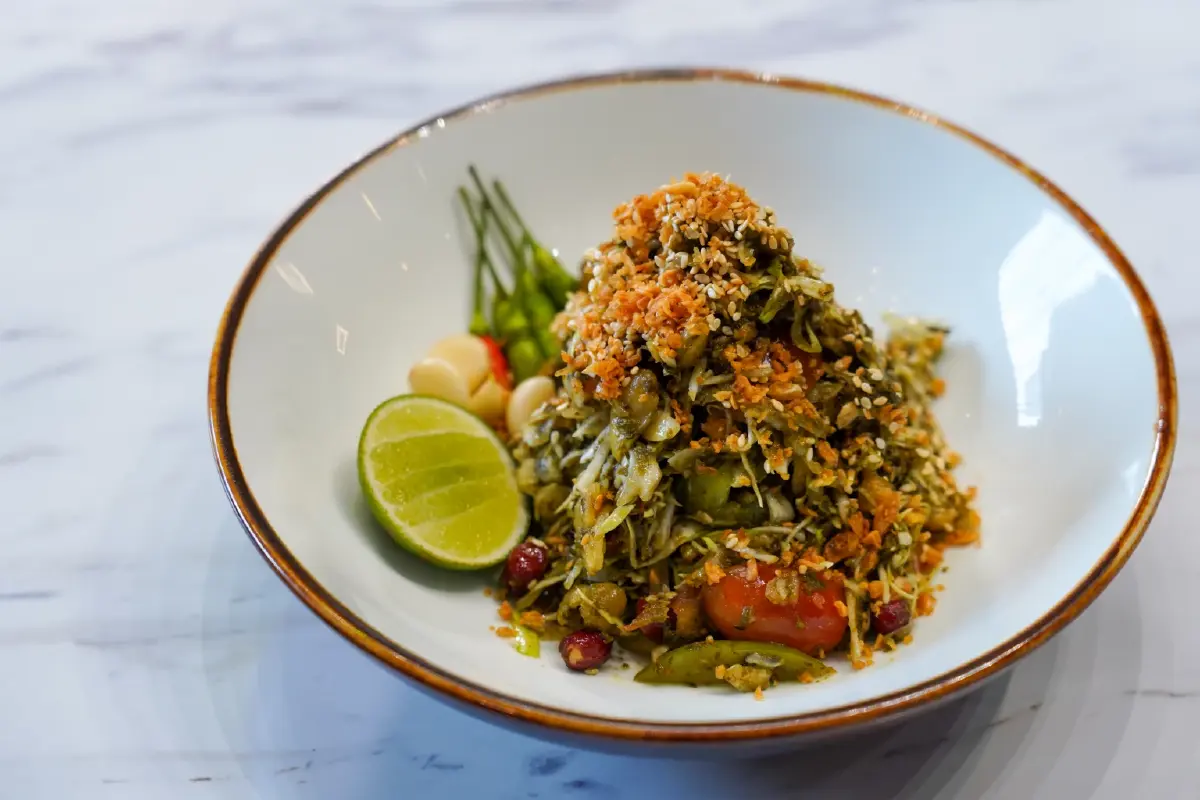 เปิดใจรับอาหารเมียนมา 'Rangoon Tea House' ปักหมุดไอคอนสยาม