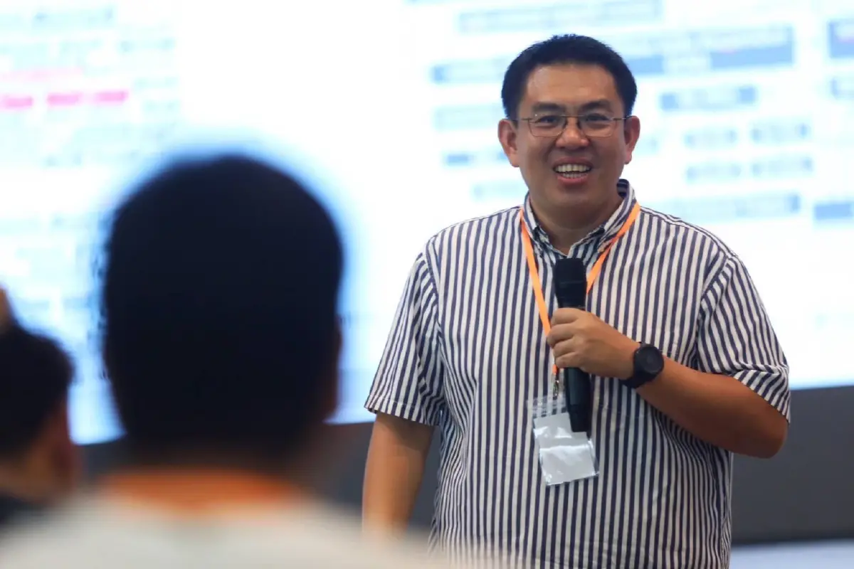 ปชน.สัมมนา สส. ปรับโครงสร้าง 'จตุสดมภ์' ทุกคนต้องดีเอ็นเอส้ม