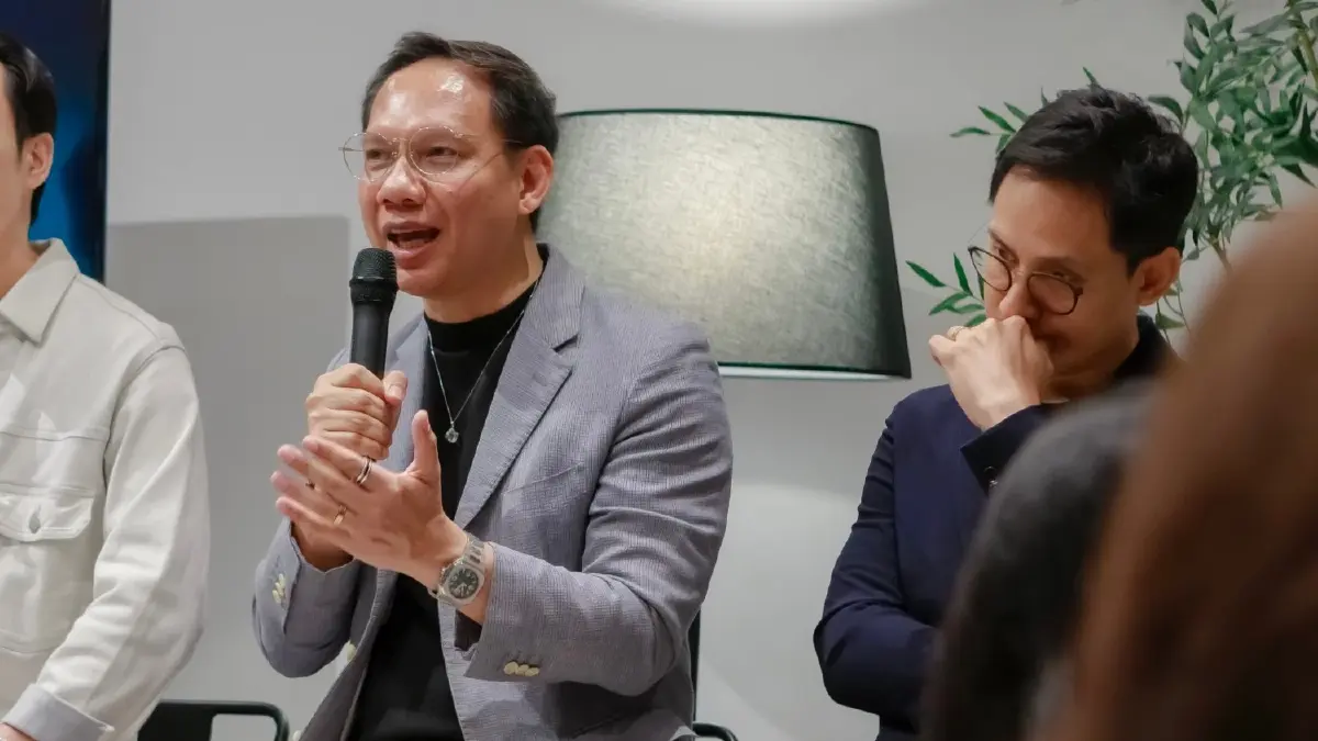 ไทยเลิกจ้างพุ่ง สุขภาพจิตทรุด โลกงานยุค AI บีบคนต้องเก่งกว่าเดิม