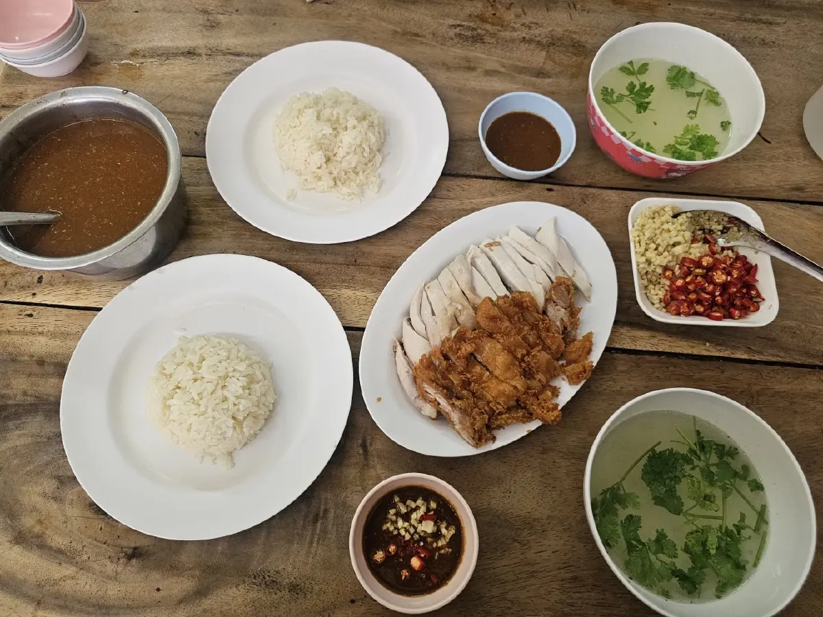 ‘ข้าวมันไก่ตอนลุงเตี้ย’ พัฒนาการ 53  ไก่นุ่ม ข้าวมัน หอมอร่อย