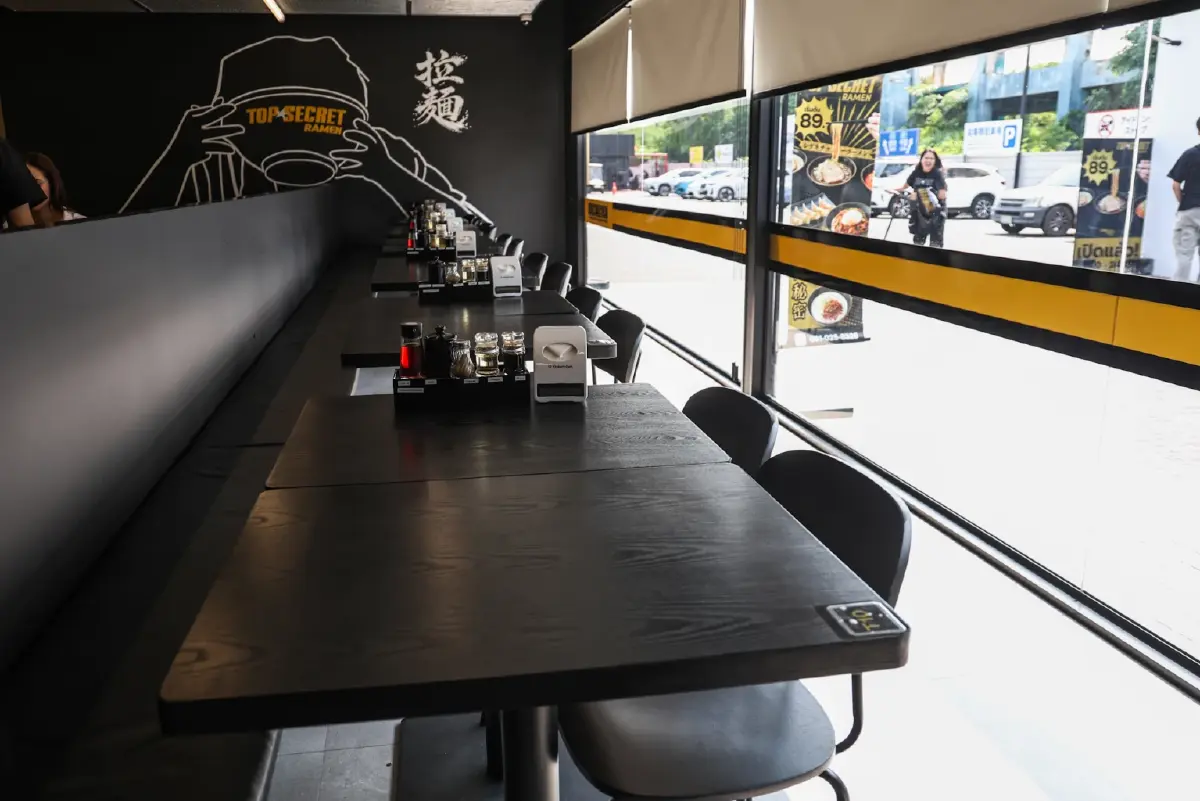 ‘Top Secret’ คาเฟ่เปิดใหม่เอาใจสายซิ่งของ ‘เบียร์ ใบหยก’ ครบทั้งกินและชิล