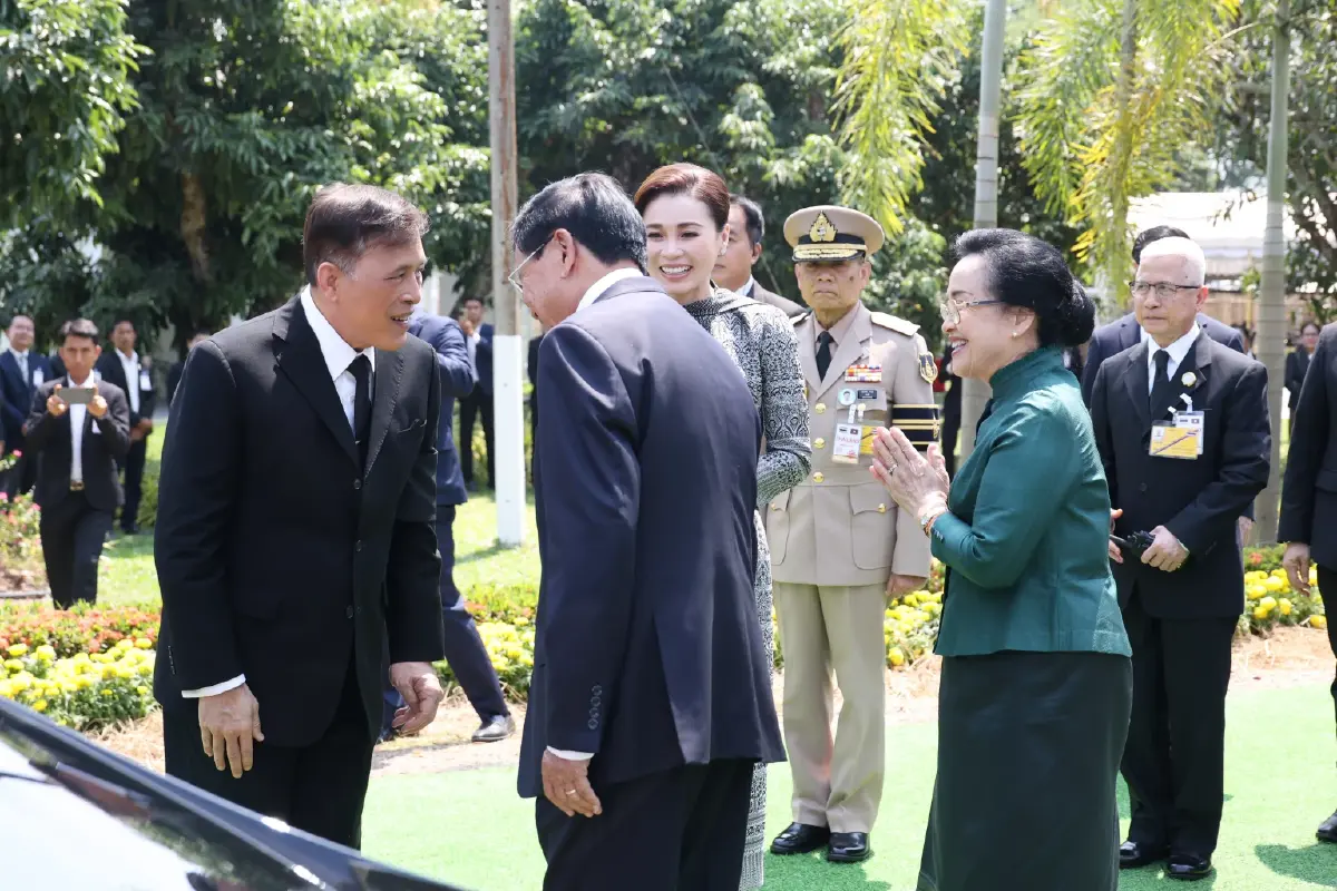 ในหลวง-พระราชินี เสด็จฯ ทอดพระเนตรศูนย์ฯ การเกษตรห้วยซอน-ห้วยซั้ว