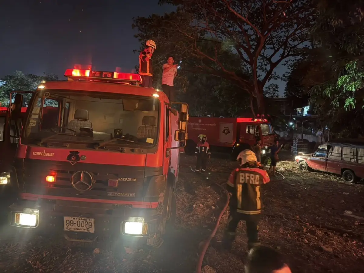 วอดหมดหลัง ไฟไหม้บ้าน ซอยรามคำแหง 39 แยก 1 เจ็บ 2 สำลักควัน-เป็นลม