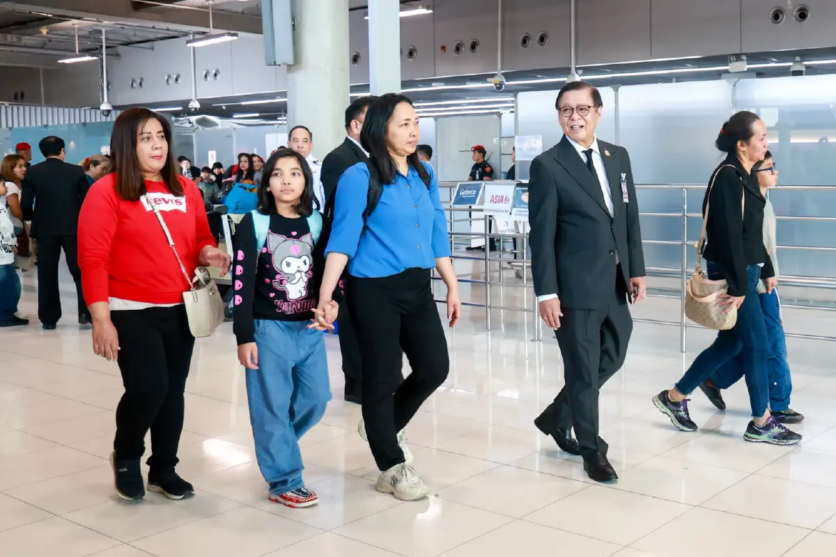 'คนไทยกลุ่มแรก' อพยพจาก 'อิหร่าน' เดินทางถึงไทยแล้ว 29 คน