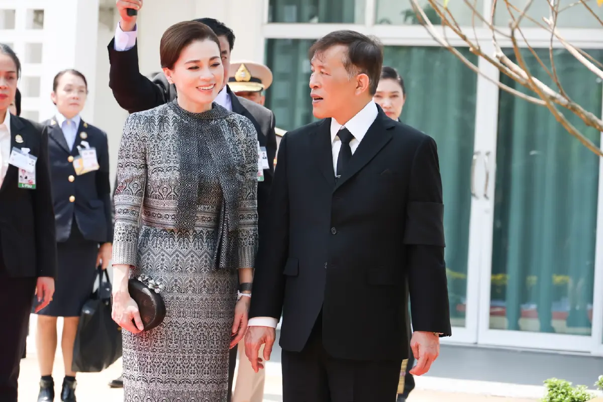 ในหลวง-พระราชินี เสด็จฯ ทอดพระเนตรศูนย์ฯ การเกษตรห้วยซอน-ห้วยซั้ว