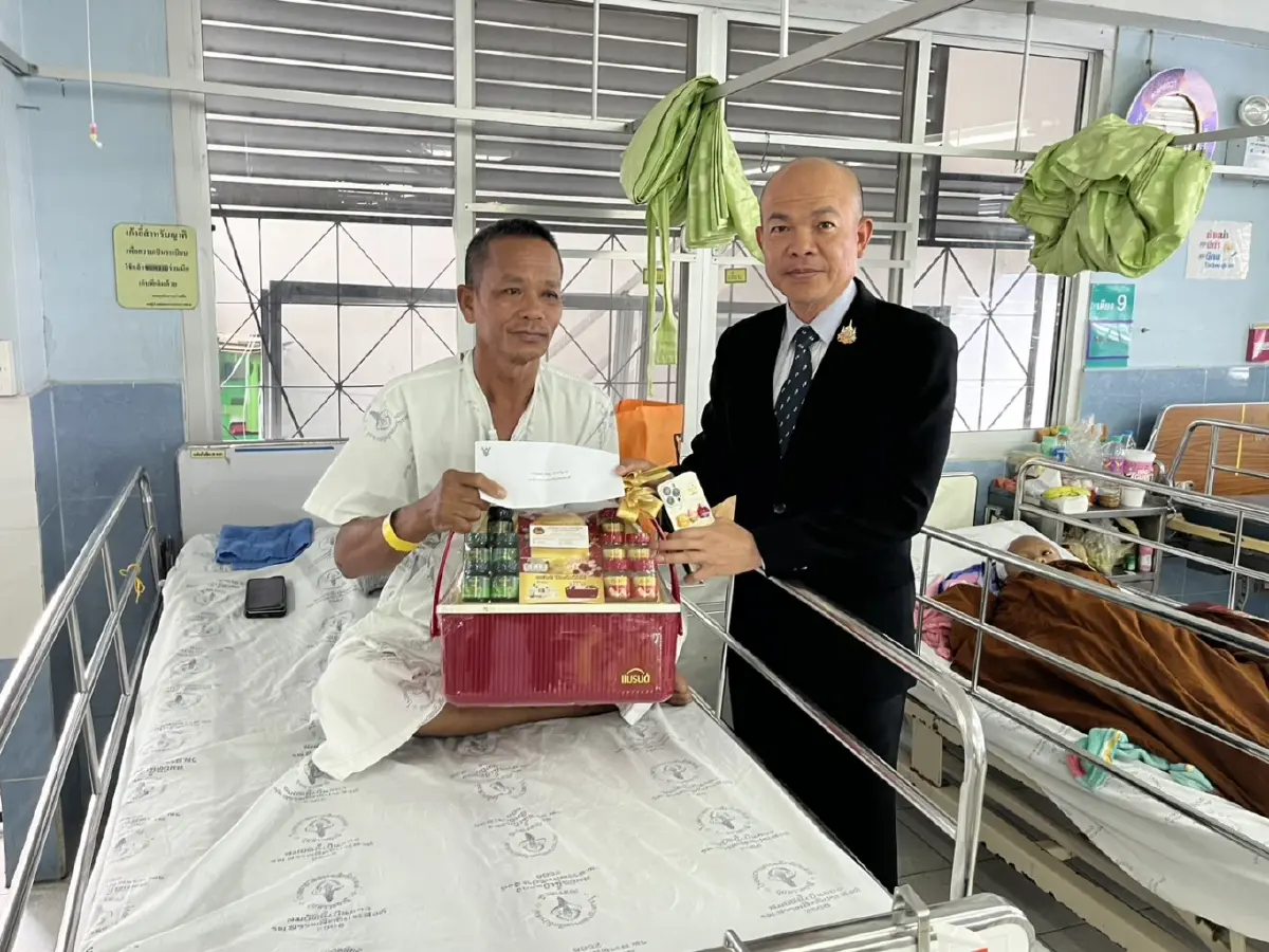 'ผู้ใหญ่บ้าน' สาหัส! โดนกระทืบคางานบุญ รองผู้ว่าฯรุดเยี่ยม