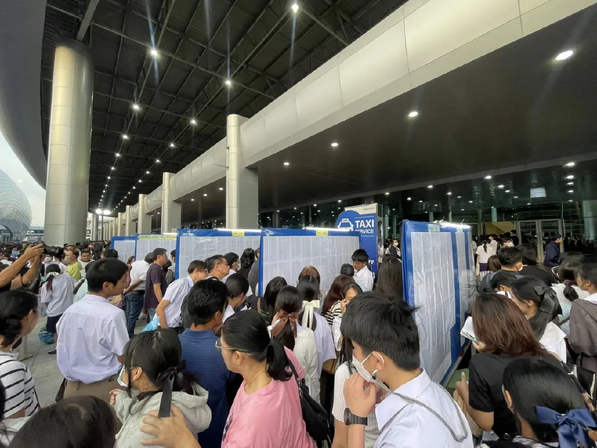 คนเต็มอิมแพ็ค นักเรียน 13,895 คน แห่สอบเข้าเตรียมอุดมศึกษา 2569