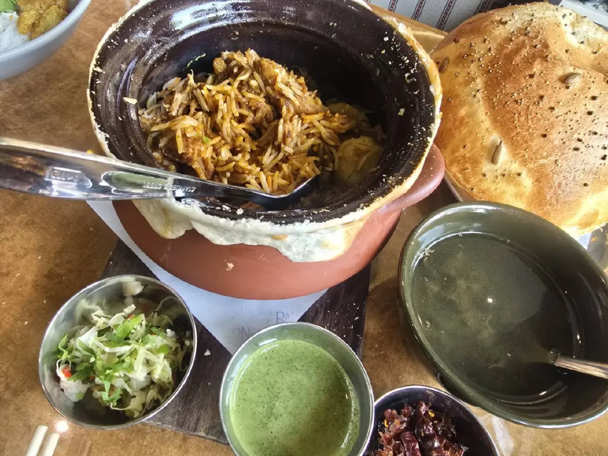 เปิดใจรับอาหารเมียนมา 'Rangoon Tea House' ปักหมุดไอคอนสยาม