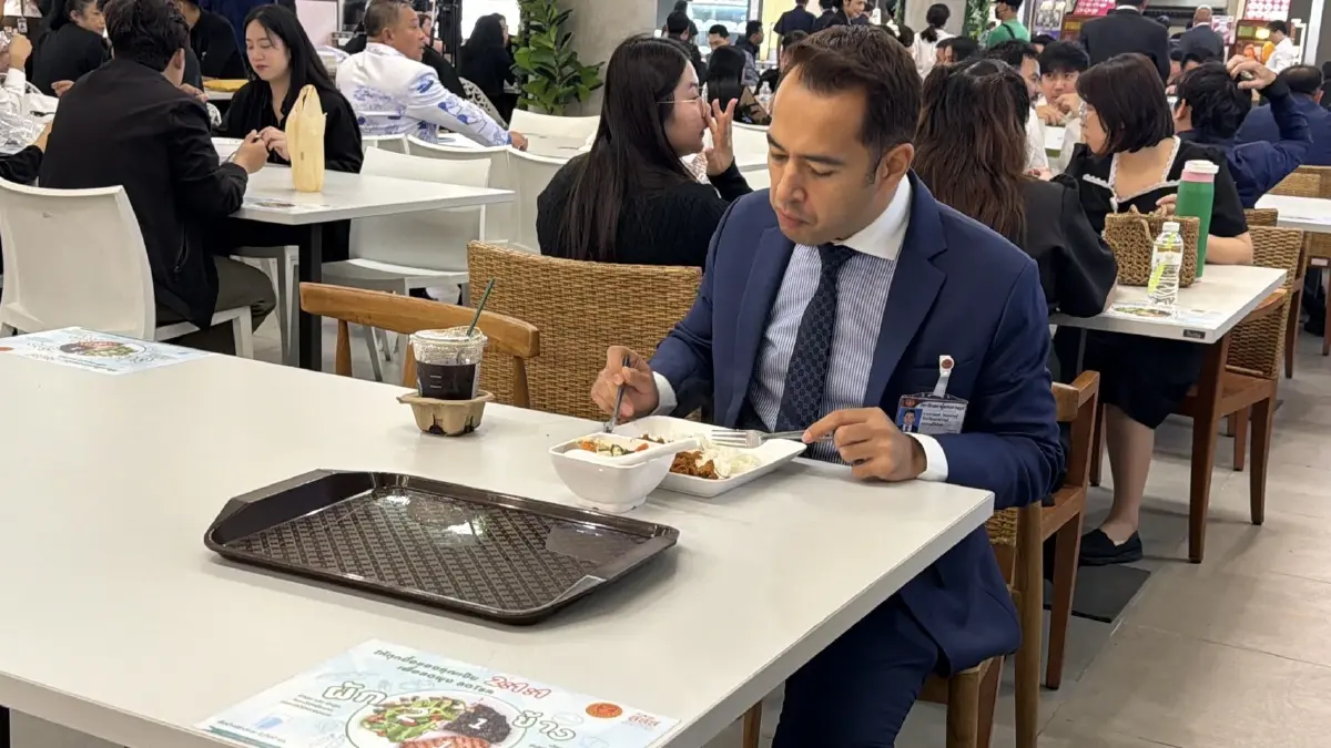 'โสภณ' นัดหารือหัวหน้าพรรค 30มี.ค. ถกสวัสดิการอาหารฟรี สส.