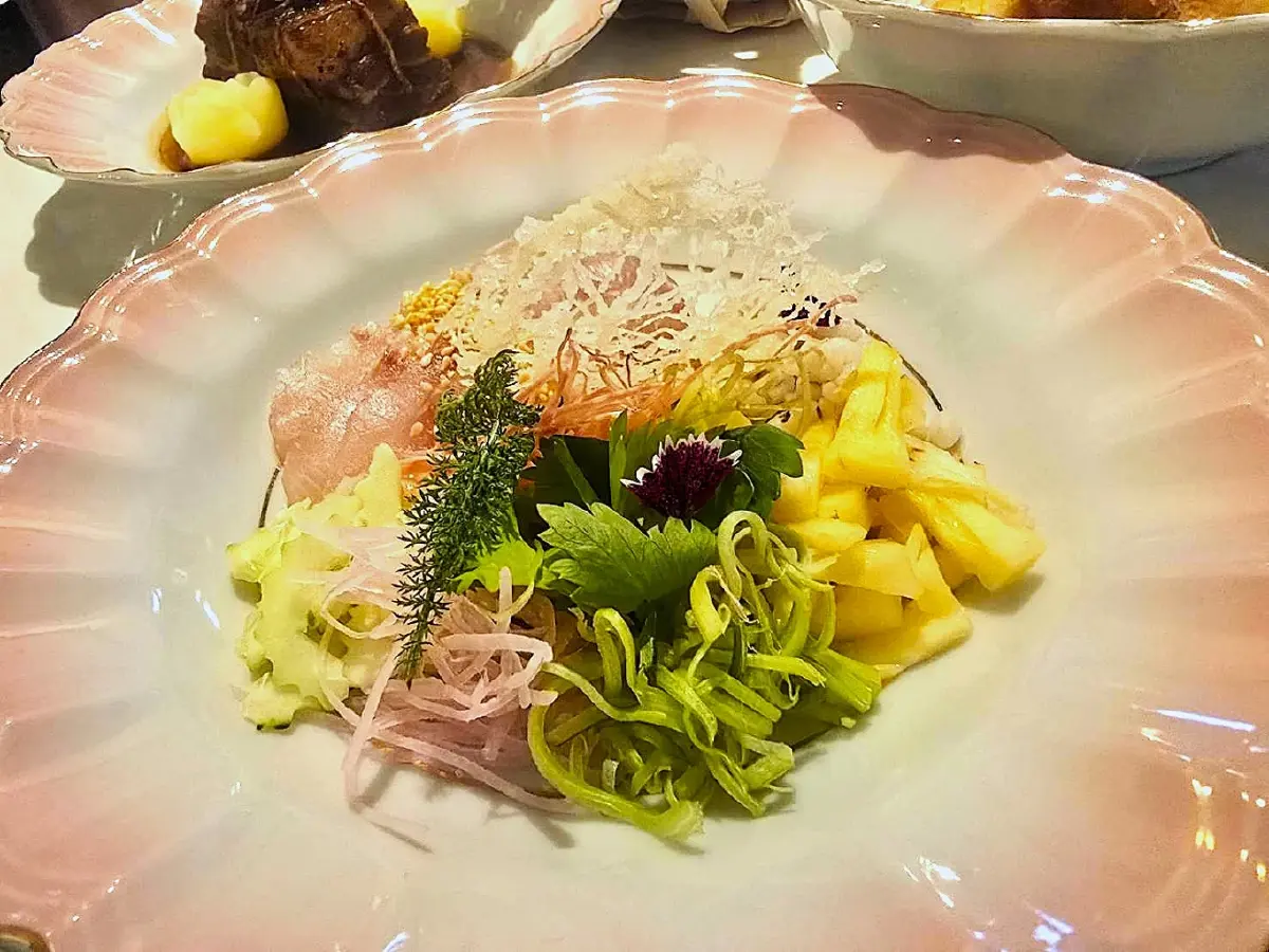 'อาหารเพอรานากัน' สื่อรัก ในความหมายของ เชฟอุ้ม คณพร