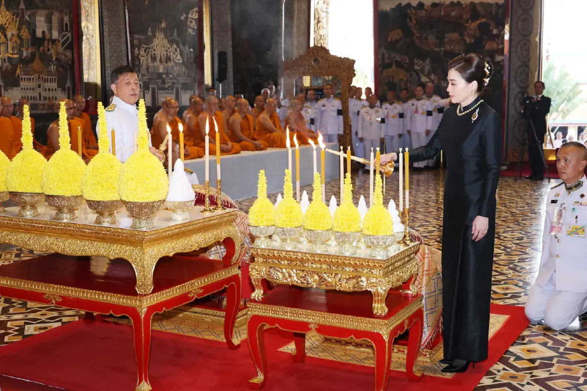 ในหลวง-พระราชินี เสด็จฯ ทรงบำเพ็ญพระราชกุศลมาฆบูชา พุทธศักราช 2569