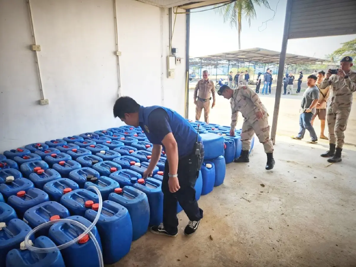 น้ำมันดีเซล หลายหมื่นลิตรซุกชายแดน จับรถบรรทุกน้ำมันส่งปท.เพื่อนบ้าน