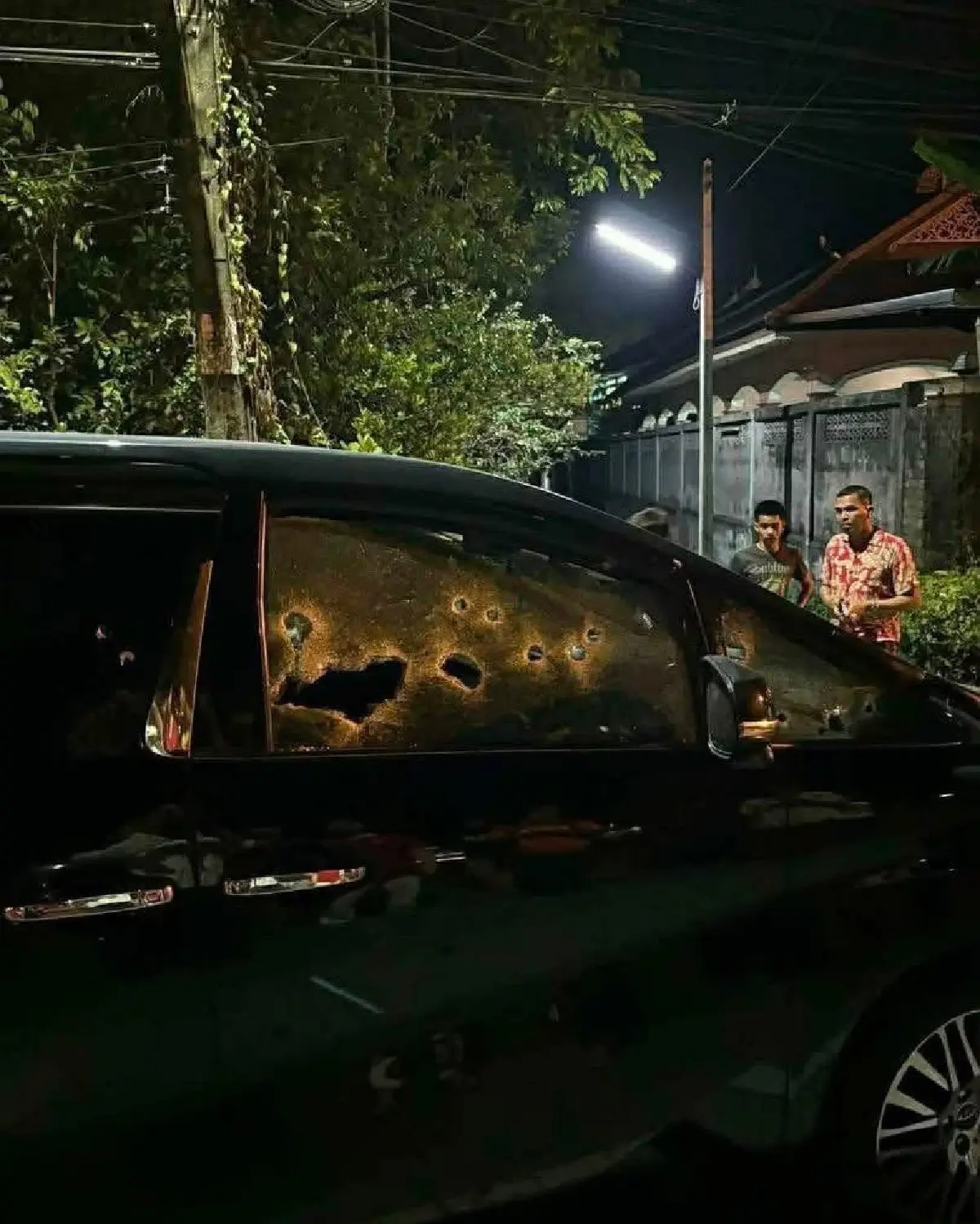 ด่วน คนร้าย ยิงถล่มรถ 'กมลศักดิ์ ลีวาเมาะ' สส.นราธิวาส ขณะกลับบ้าน