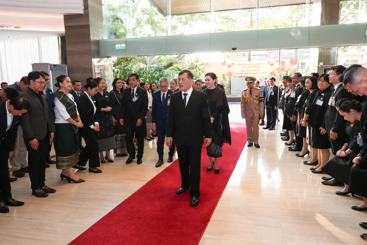 ในหลวง-พระราชินี เสด็จฯ เยือนสาธารณรัฐประชาธิปไตยประชาชนลาว อย่างเป็นทางการ