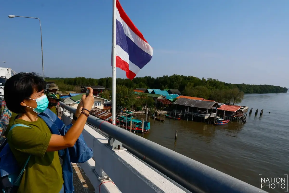 บุกค้าน โรงไฟฟ้า-โรงกลั่นน้ำมัน เพชรบุรี ชี้หายนะนกอพยพ-นาเกลือ