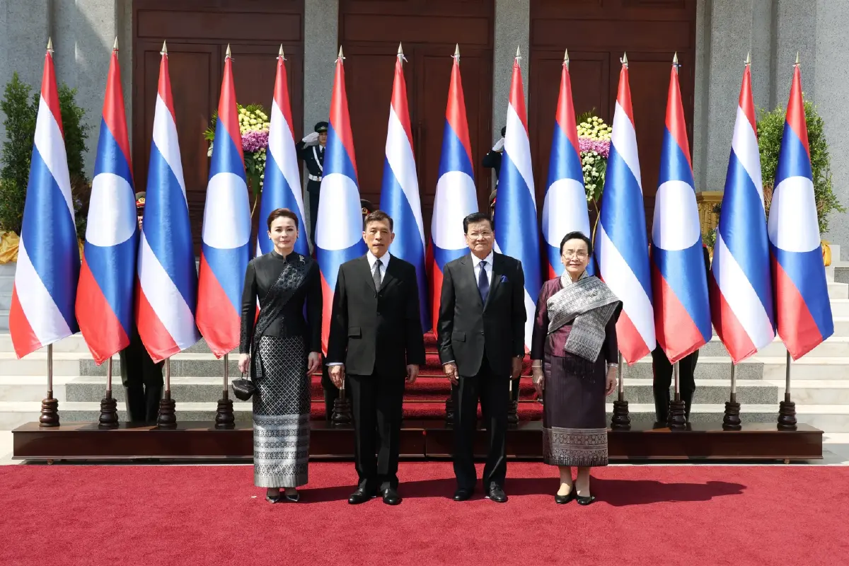ในหลวง-พระราชินี เสด็จฯ เยือนสาธารณรัฐประชาธิปไตยประชาชนลาวอย่างเป็นทางการ เป็นวันที่สอง