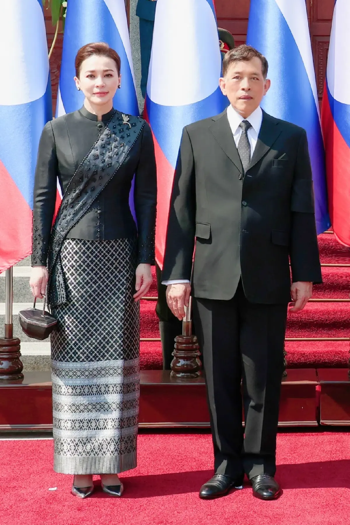 ในหลวง-พระราชินี เสด็จฯ เยือนสาธารณรัฐประชาธิปไตยประชาชนลาวอย่างเป็นทางการ เป็นวันที่สอง