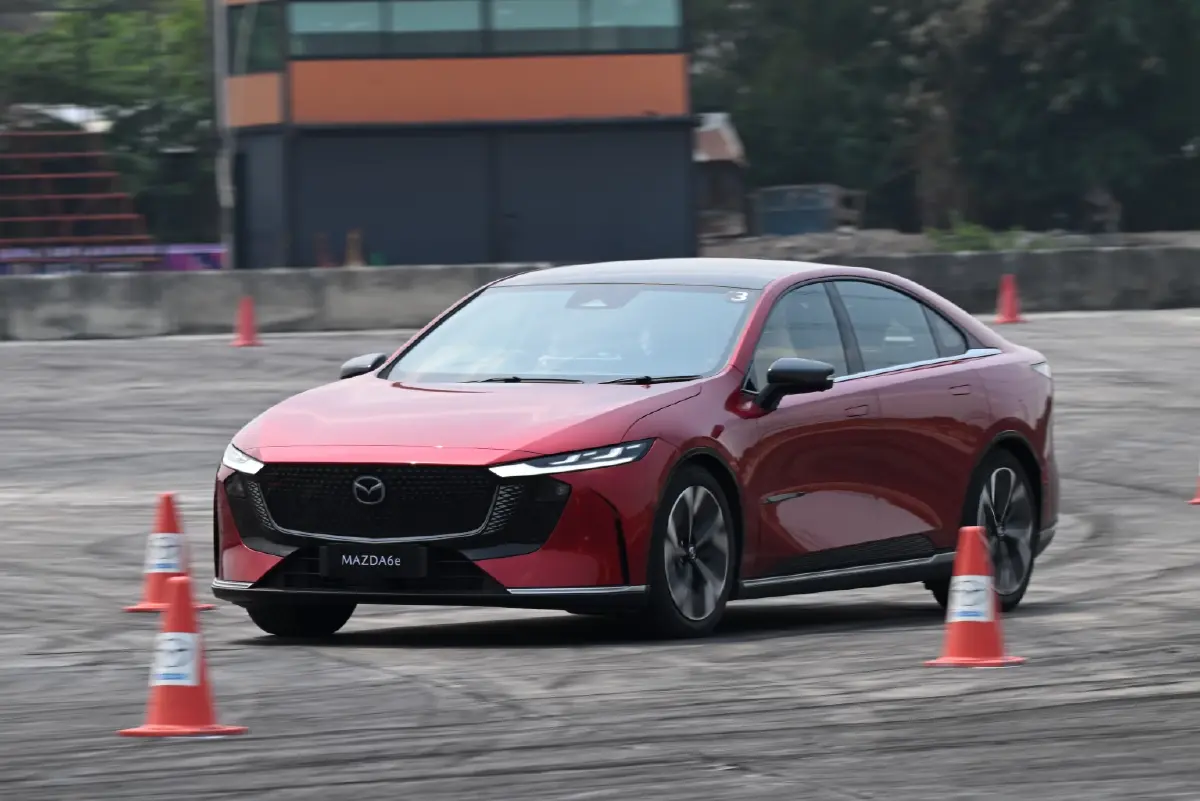 'Mazda 6e'  บาลานซ์ดี คอนโทรลง่าย อีวี คันแรก ไม่ทิ้ง 'DNA' มาสด้า