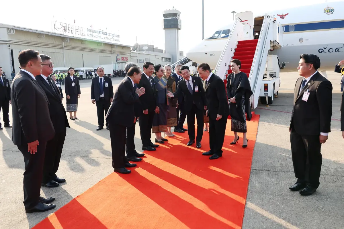 ในหลวง-พระราชินี เสด็จฯ เยือนสาธารณรัฐประชาธิปไตยประชาชนลาว อย่างเป็นทางการ