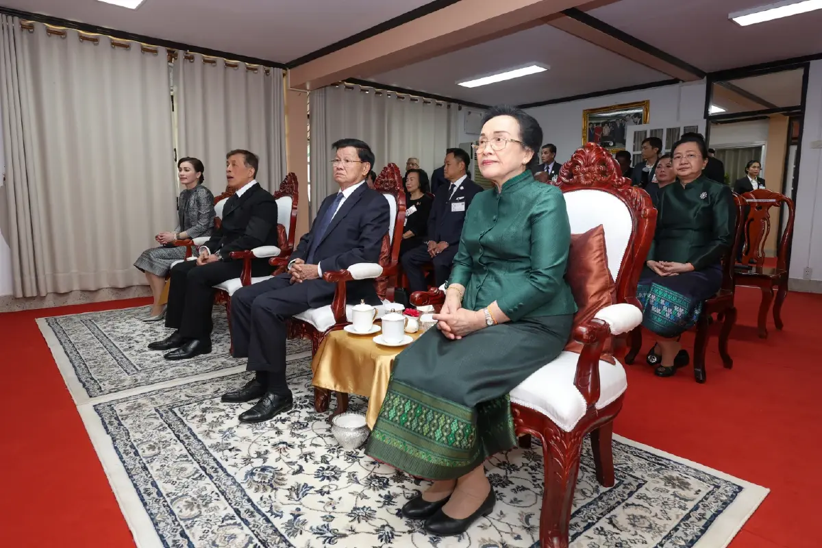 ในหลวง-พระราชินี เสด็จฯ ทอดพระเนตรศูนย์ฯ การเกษตรห้วยซอน-ห้วยซั้ว