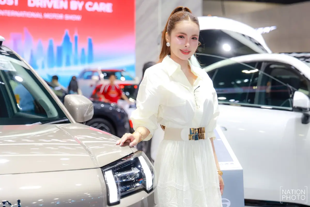 สะกดทุกสายตา ประมวลภาพสาวงามจากค่ายรถชั้นนำ ในพิธีเปิด Motor Show 2026