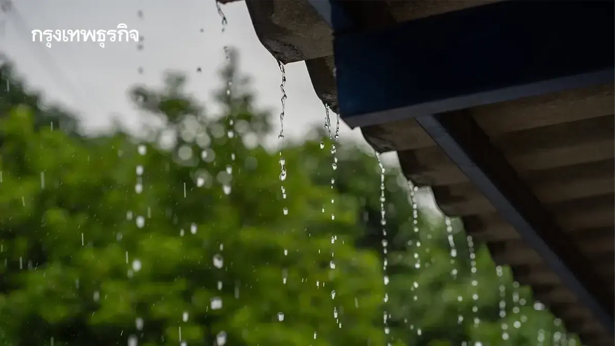 พายุฤดูร้อนถล่มโคราช เสาไฟล้มขวางมอเตอร์เวย์ M6 ด่านขามทะเลสอ