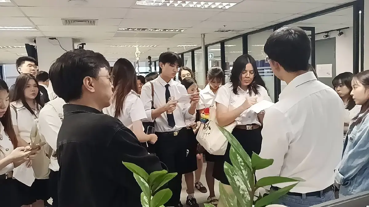 ‘กรุงเทพธุรกิจ’ เปิดบ้านรับ นศ. ‘ธรรมศาสตร์’ ดูงานสื่อ ท่ามกลางระเบียบโลกเปลี่ยน