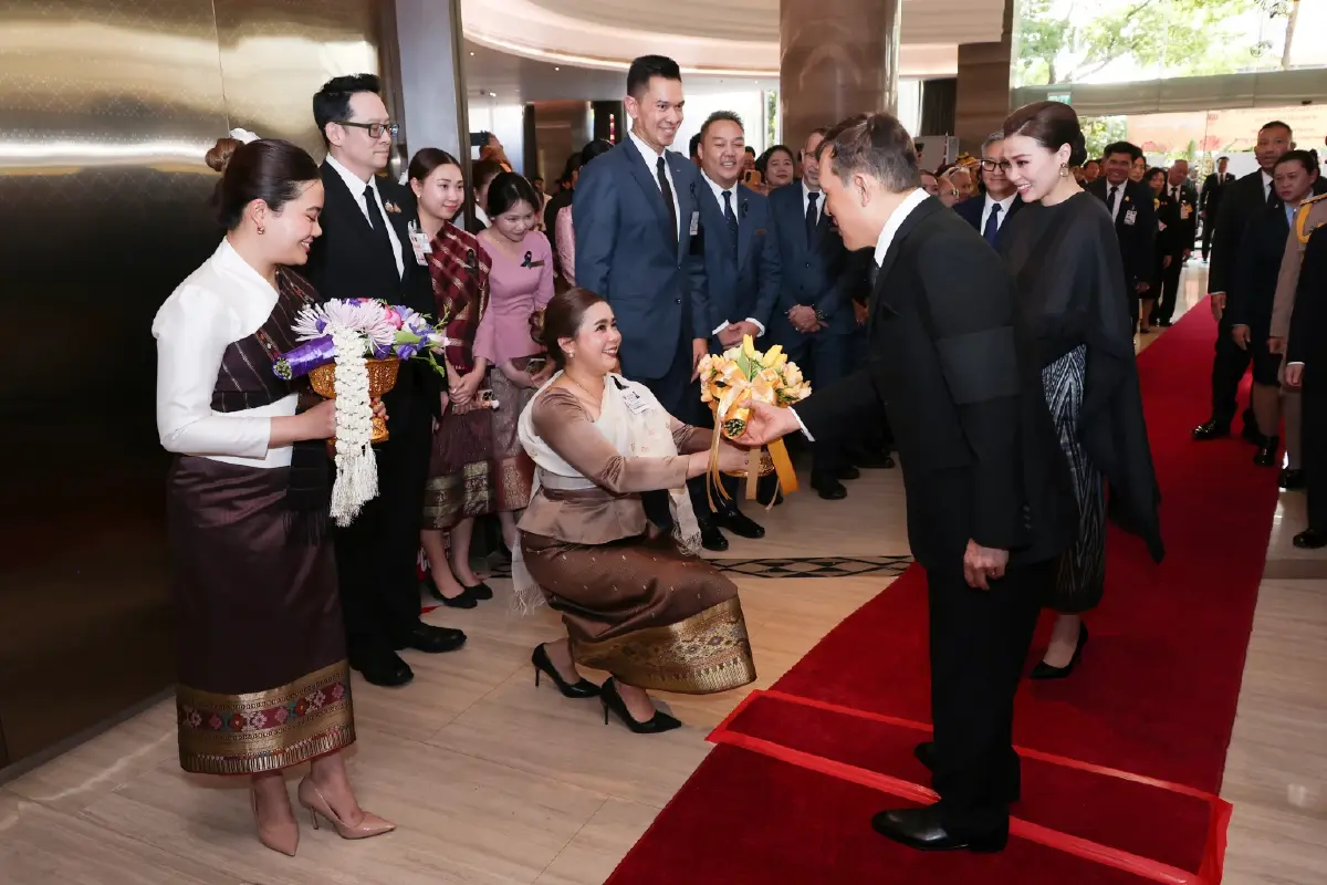 ในหลวง-พระราชินี เสด็จฯ เยือนสาธารณรัฐประชาธิปไตยประชาชนลาว อย่างเป็นทางการ