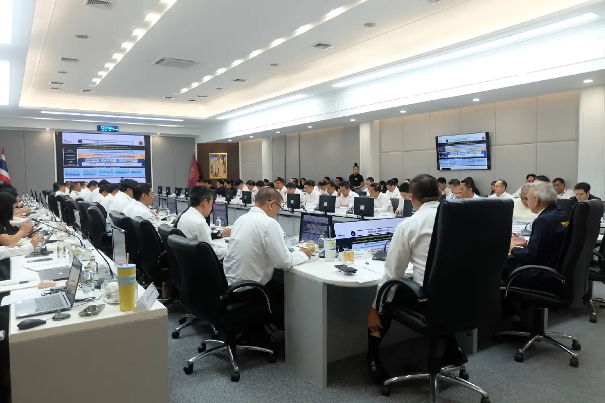 'พิพัฒน์' ยันสงกรานต์ไม่ขาดแคลนน้ำมัน ขนส่งสาธารณะพร้อมบริการ