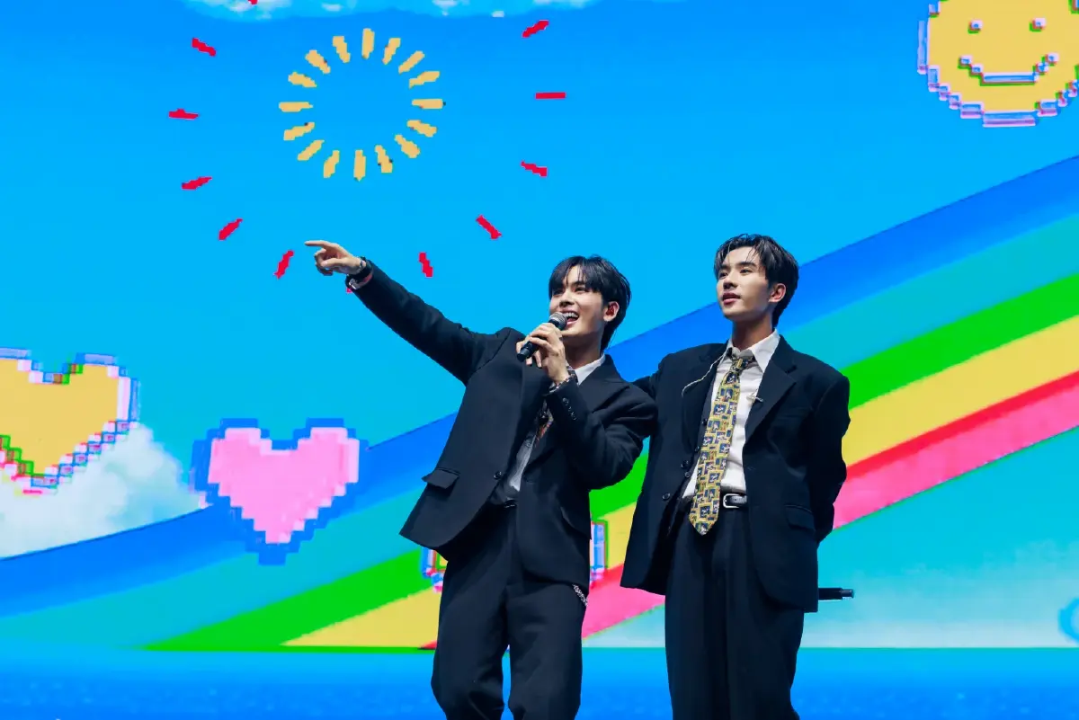 ‘เพิร์ธ-แซนต้า’ ส่งความสุขรับซีรีส์ใหม่ ใน “รักครูเท่าโลกเลย Lesson One”