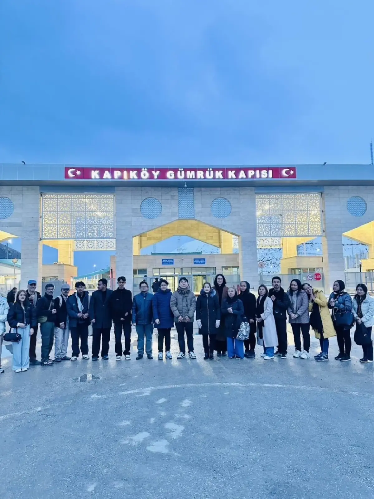 กต.เปิดภาพ ‘คนไทยอพยพชุดแรก’จากอิหร่านเดินทางถึงตุรกี