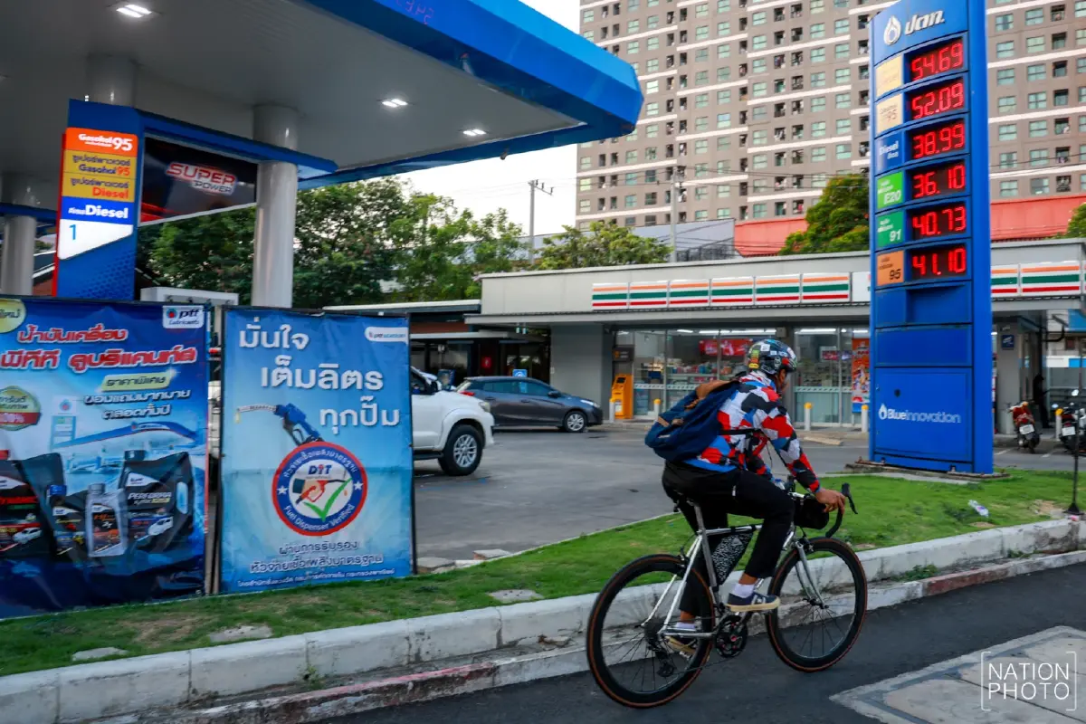 อยู่ให้ได้! เลิกตรึงราคาน้ำมันขึ้น 6 บาท ประชาชนโอด แพงก็ต้องเติม