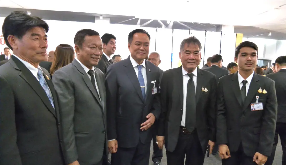 'อนุทิน' นำทีมภท.รายงานตัว 'โสภณ' อุบนั่งประธานสภาฯ 'รอให้เขาเลือกก่อน'