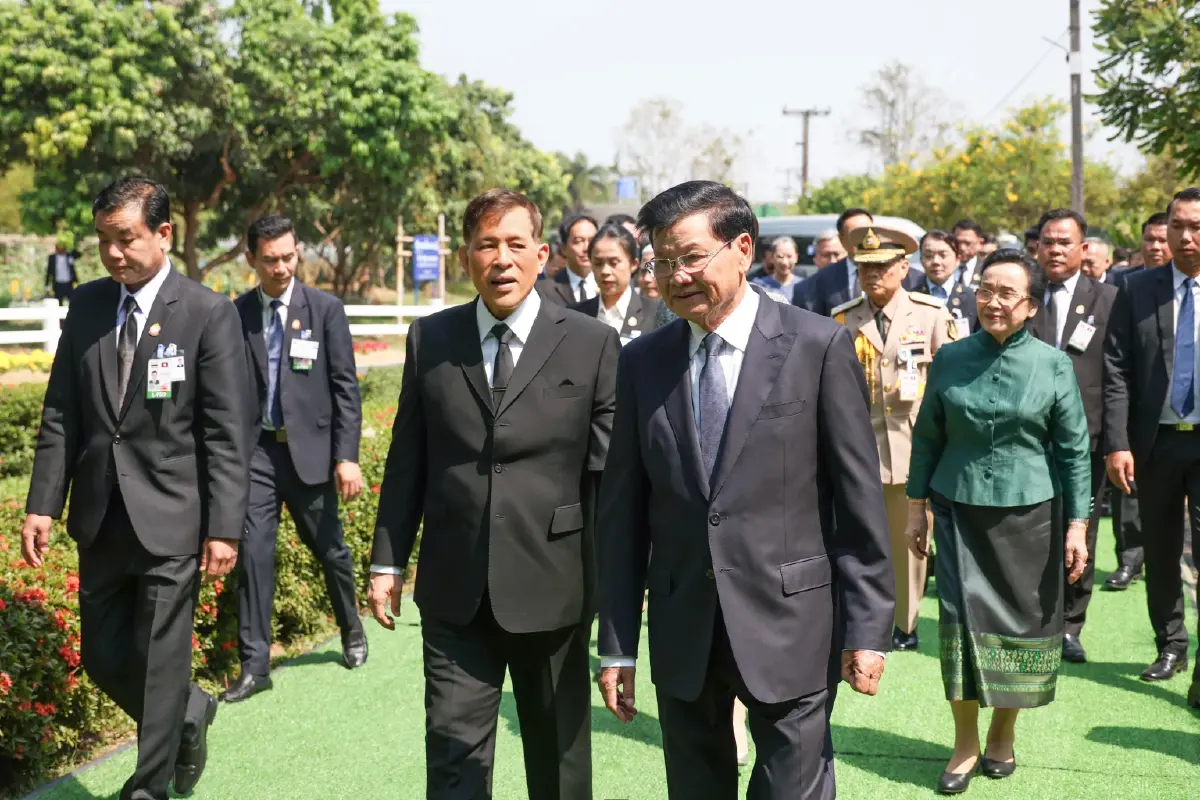 ในหลวง-พระราชินี เสด็จฯ ทอดพระเนตรศูนย์ฯ การเกษตรห้วยซอน-ห้วยซั้ว