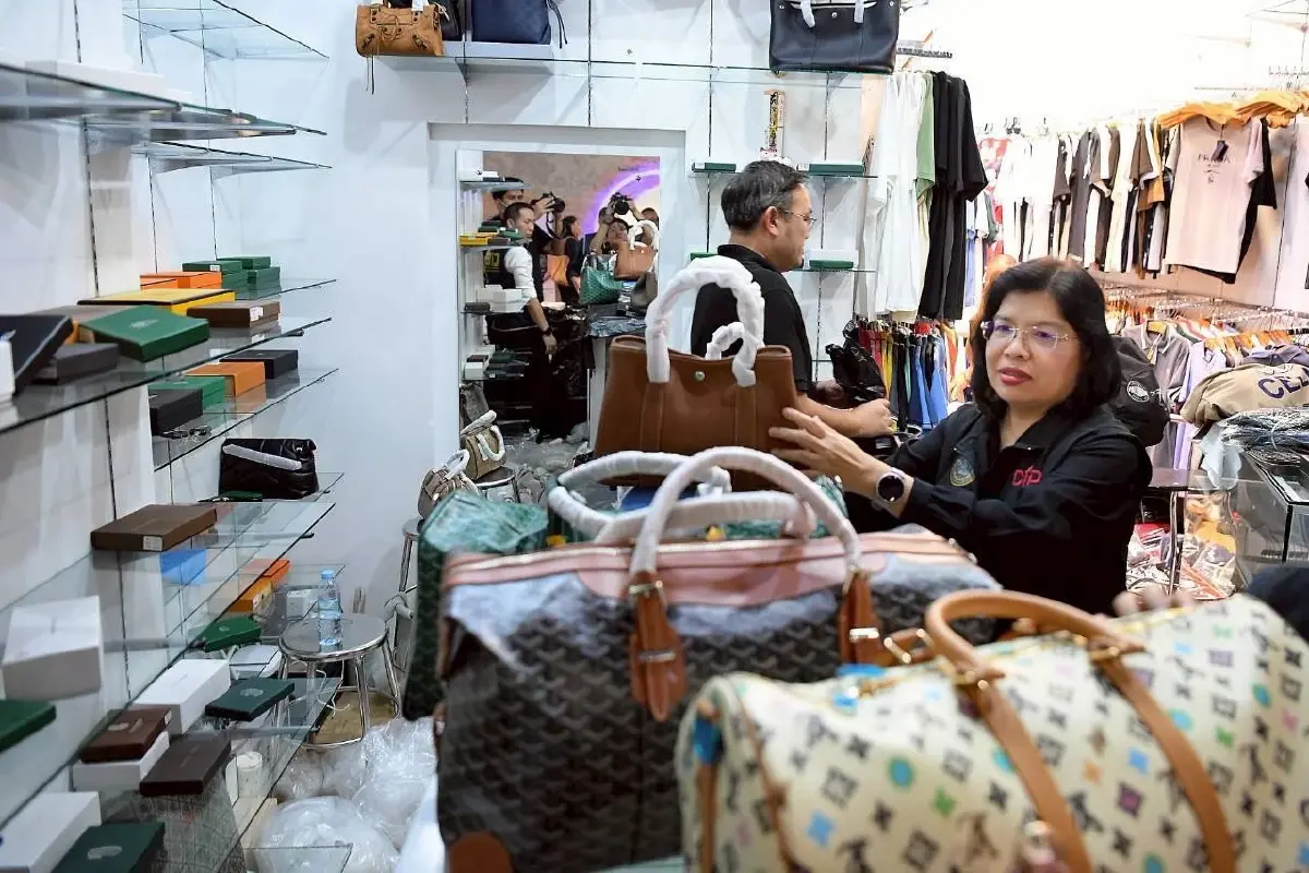 กรมทรัพย์สินทางปัญญา จับมือ บก.ปอศ.บุกจับสินค้าละเมิดลิขสิทธิ์ มูลค่ากว่า 70 ล้านบาท