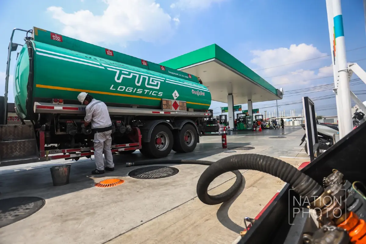 แห่เติม 'ดีเซล' เกลี้ยงปั๊ม หวั่นสงครามทำราคาพุ่ง-หมดสต็อก ผู้ค้ายันมีเพียงพอให้บริการ