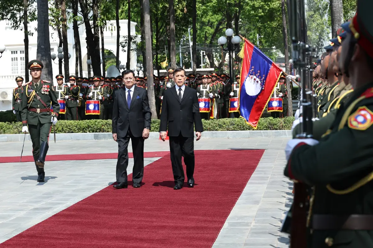 ในหลวง-พระราชินี เสด็จฯ เยือนสาธารณรัฐประชาธิปไตยประชาชนลาวอย่างเป็นทางการ เป็นวันที่สอง