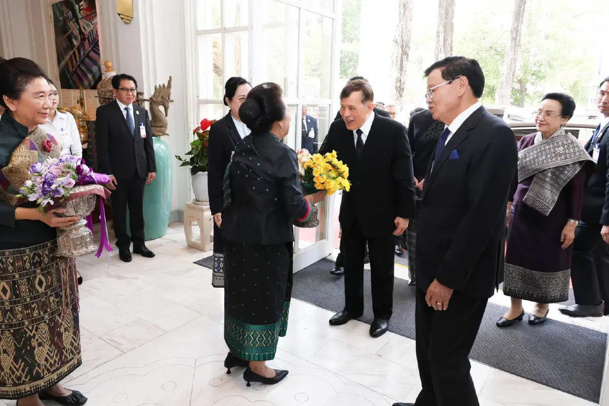 ในหลวง-พระราชินี เสด็จฯ เยือนสาธารณรัฐประชาธิปไตยประชาชนลาวอย่างเป็นทางการ เป็นวันที่สอง