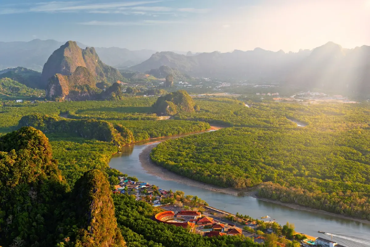 ‘สงครามอิหร่าน’ ฉุดยอดเข้าพักโรงแรม ‘กรุงเทพฯ-ภูเก็ต-พังงา-พัทยา’ ร่วง 10-20%