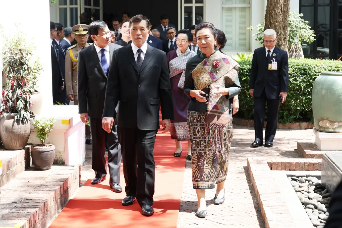 ในหลวง-พระราชินี เสด็จฯ เยือนสาธารณรัฐประชาธิปไตยประชาชนลาวอย่างเป็นทางการ เป็นวันที่สอง
