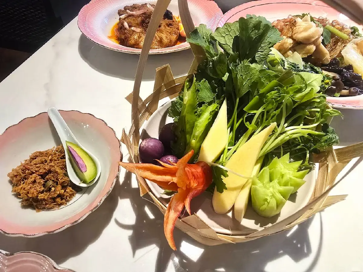 'อาหารเพอรานากัน' สื่อรัก ในความหมายของ เชฟอุ้ม คณพร