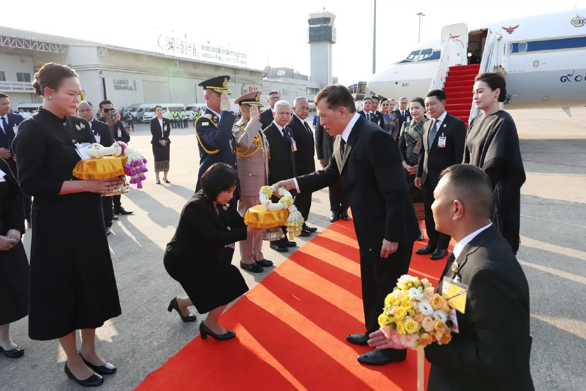 ในหลวง-พระราชินี เสด็จฯ เยือนสาธารณรัฐประชาธิปไตยประชาชนลาว อย่างเป็นทางการ