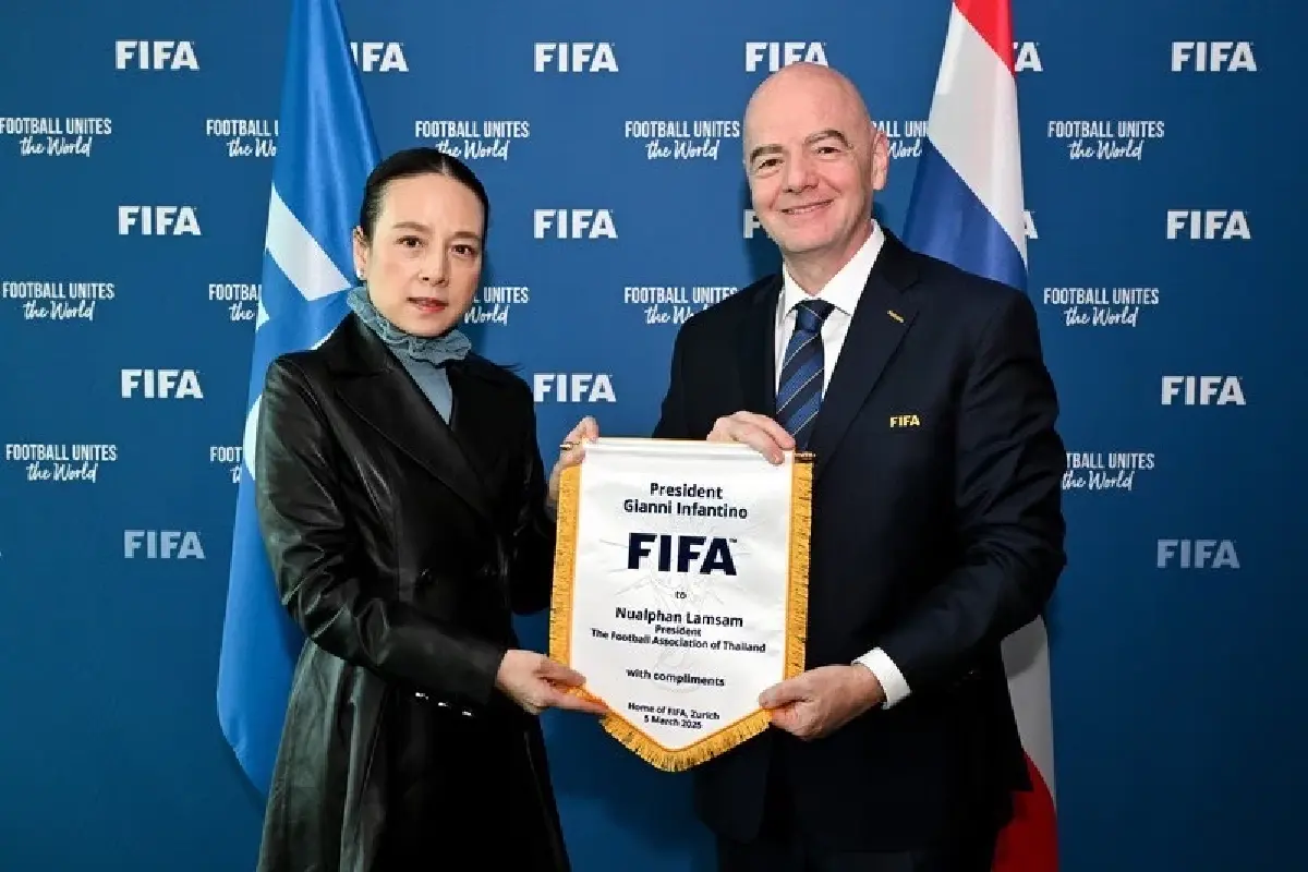 มาดามแป้ง ร่วมยินดีครบรอบ 10 ปี ของ จานนี อินฟานติโน ในการดำรงตำแหน่งประธาน FIFA
