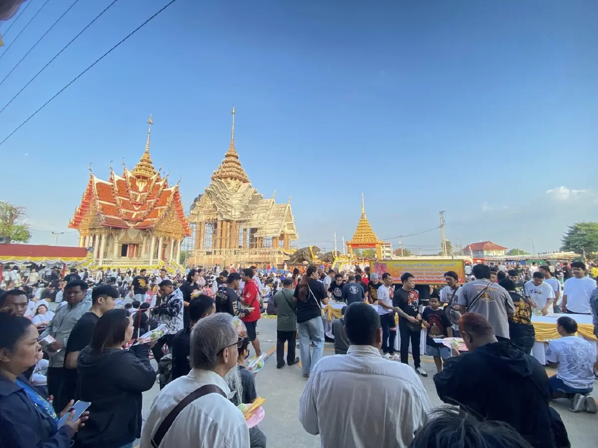 ศรัทธาล้น! ศิษย์ทั่วไทยร่วม พิธีไหว้ครูหลวงพ่อเปิ่น 2569 นครปฐม