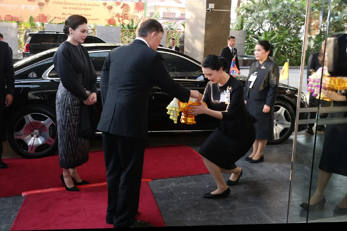 ในหลวง-พระราชินี เสด็จฯ เยือนสาธารณรัฐประชาธิปไตยประชาชนลาว อย่างเป็นทางการ