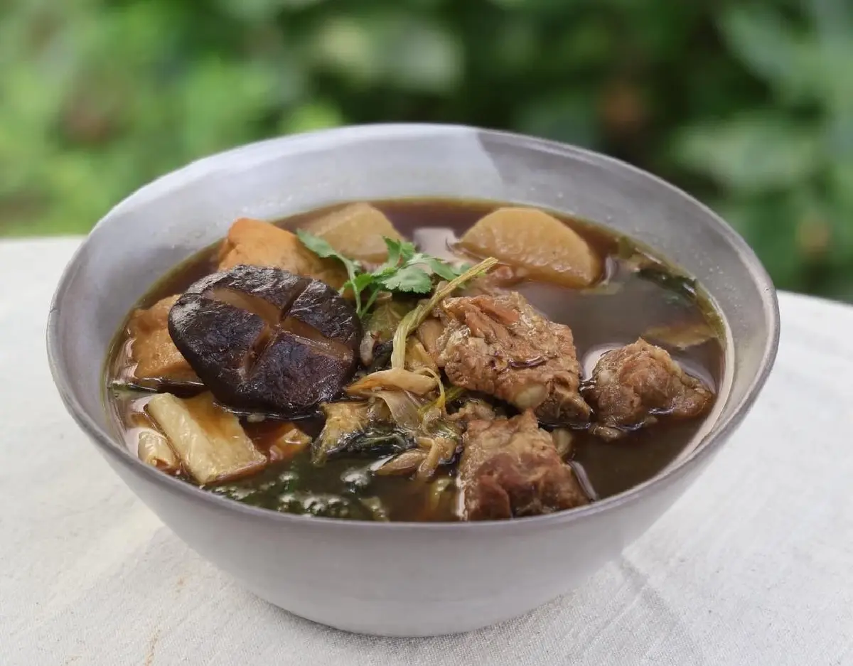 นัดดวลสองเชฟ 'บ้านนอกเข้ากรุง' กับ 'เชฟไก่ - ธนัญญา ไข่แก้ว'