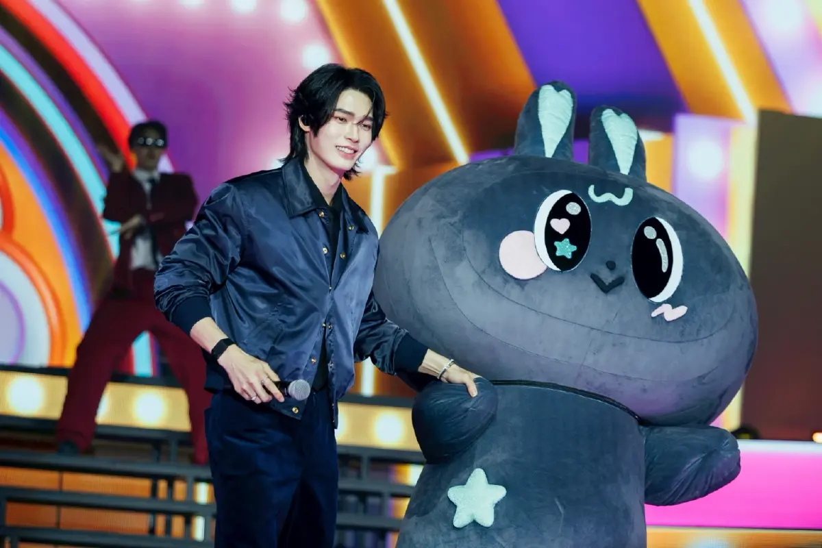 'เตนิว' พา 'โพก้าซัง' ขึ้นคอนสุดอบอุ่น ใน 'POLCA FAM MEETING' คว้าที่ 1 เทรนด์ x ไทย