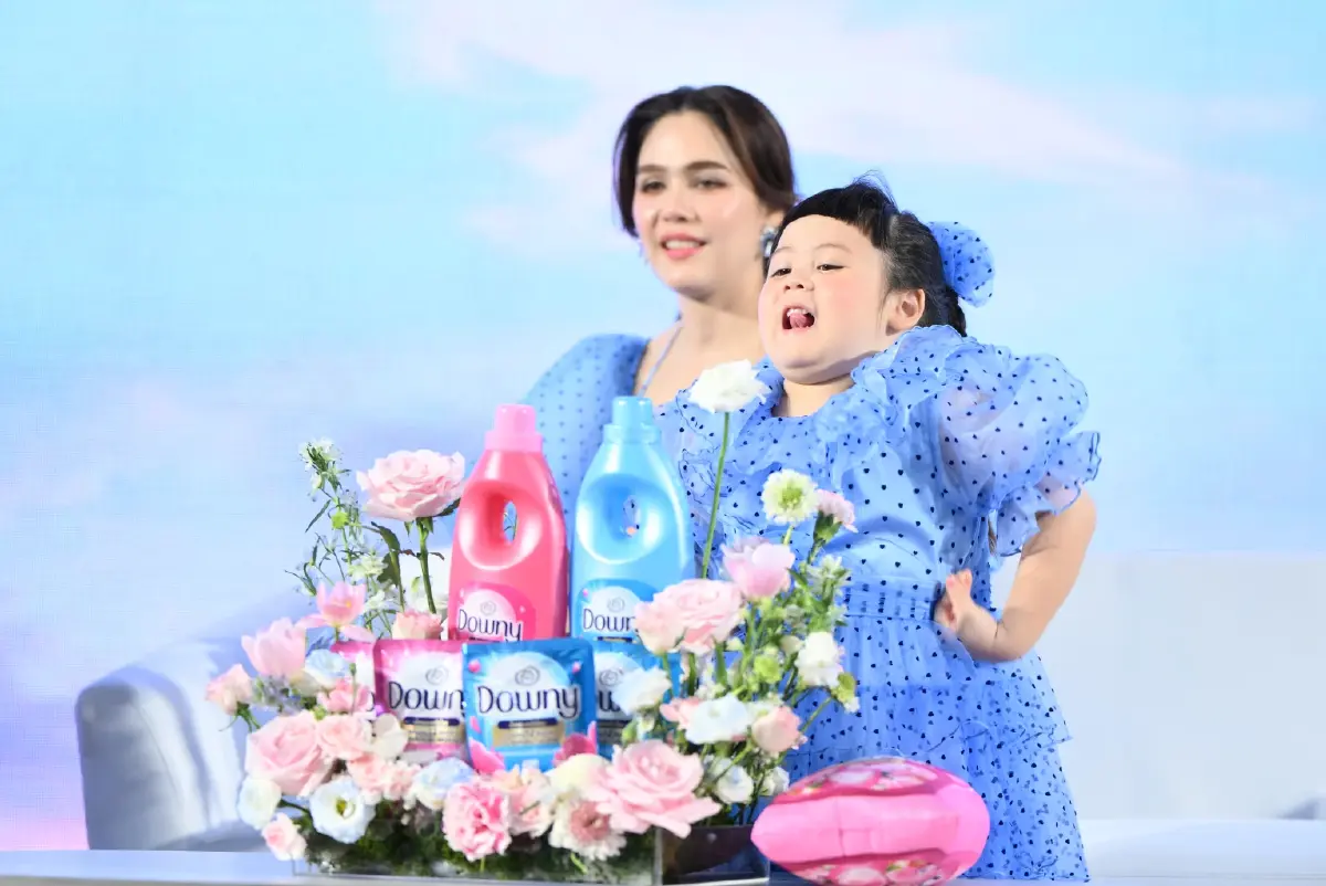 “ยิ่งลูบยิ่งหอม” แม่ชม-น้องเกล โชว์ซิงเกิ้ลพิเศษจากดาวนีย์