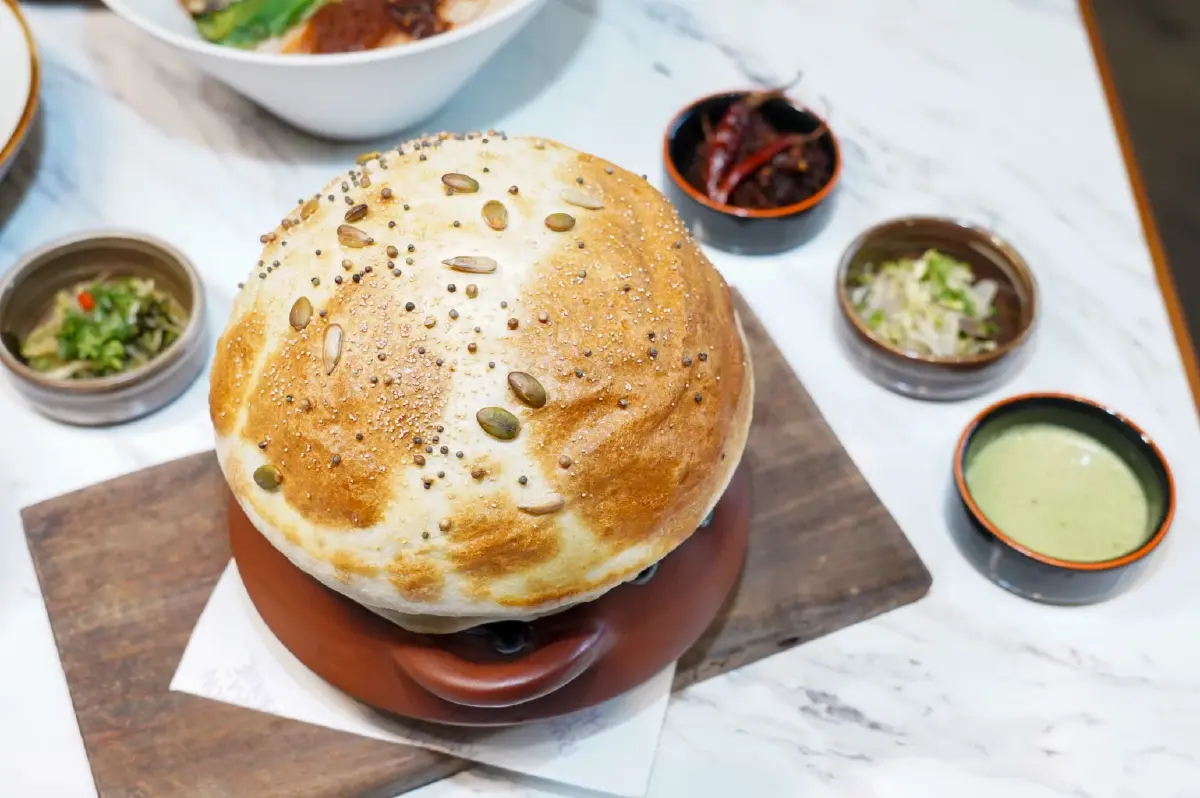 เปิดใจรับอาหารเมียนมา 'Rangoon Tea House' ปักหมุดไอคอนสยาม